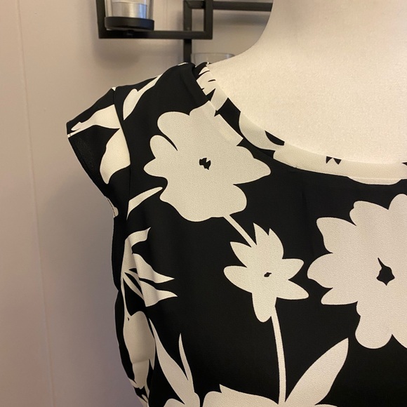 Rickis floral cap sleeve blouse - Picture 3 of 10